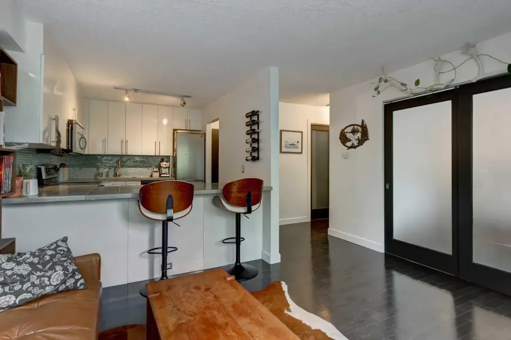 1904 10 Street SW Calgary AB T2T 3G1