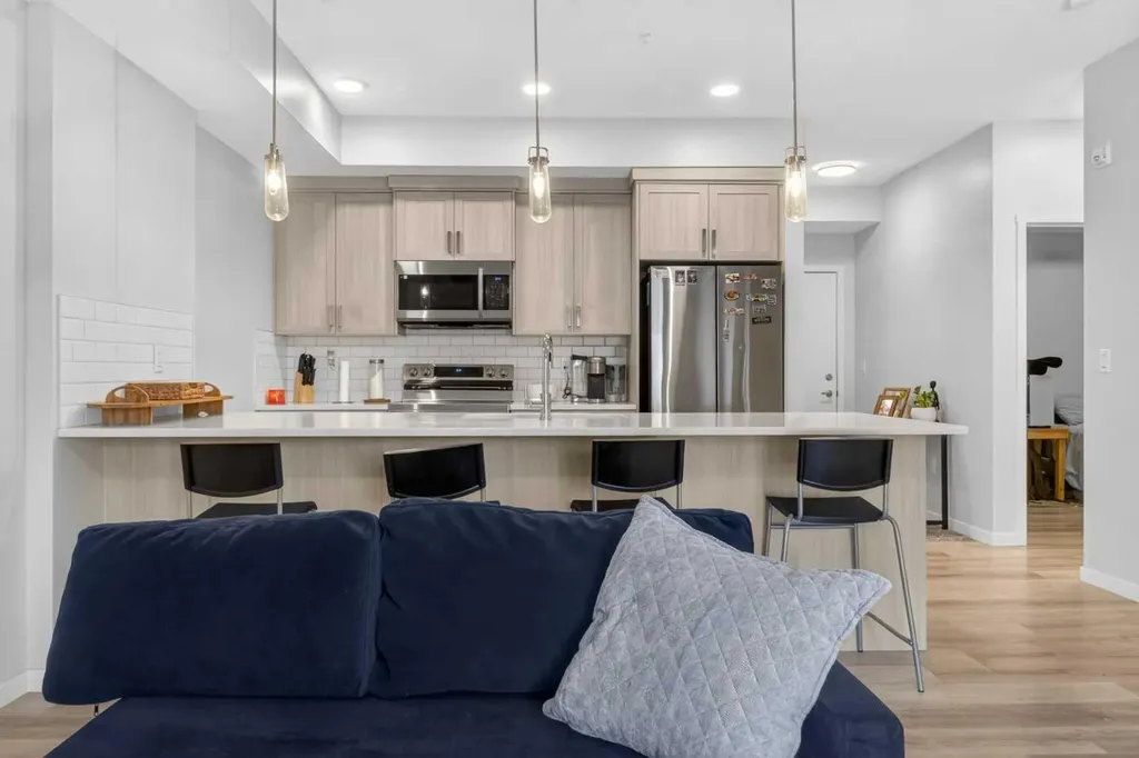 33 Carringham Gate NW Calgary AB T3P 2H6