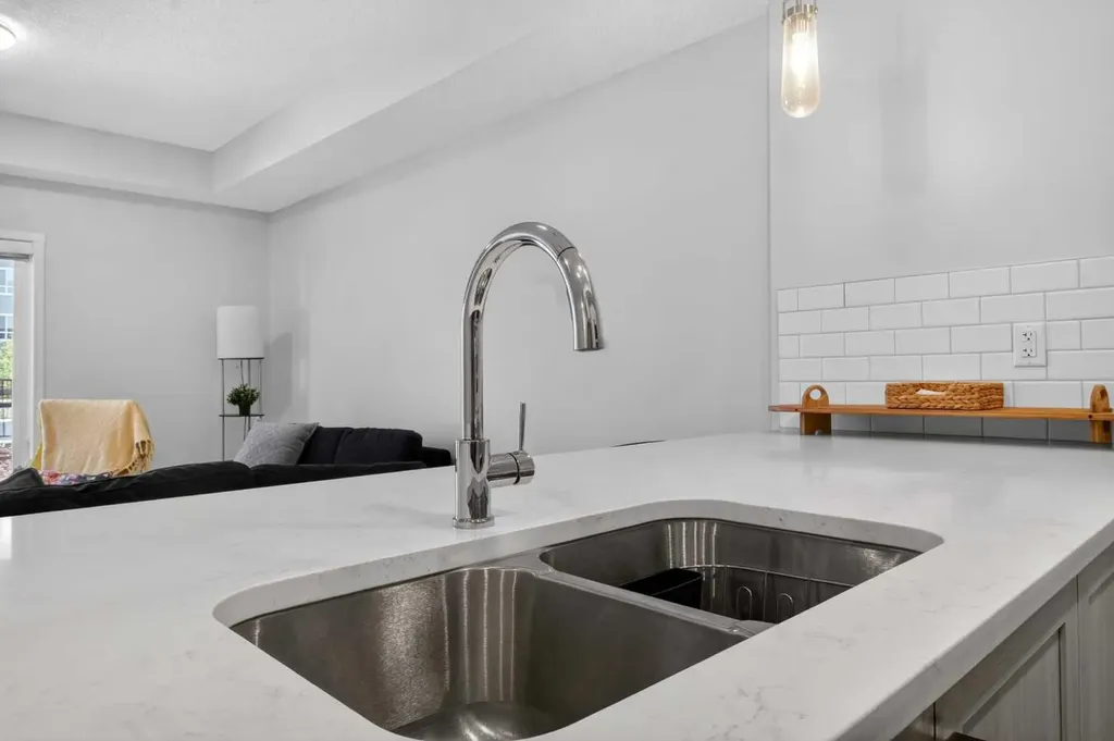 33 Carringham Gate NW Calgary AB T3P 2H6