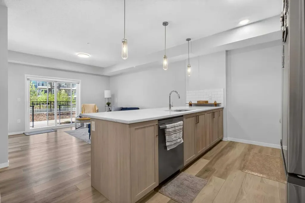 33 Carringham Gate NW Calgary AB T3P 2H6