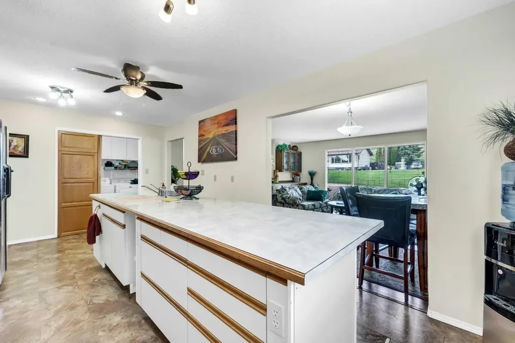 409 4 Street NW Medicine Hat AB T1A 6M9