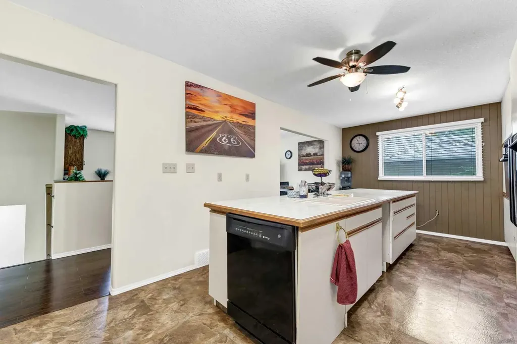 409 4 Street NW Medicine Hat AB T1A 6M9