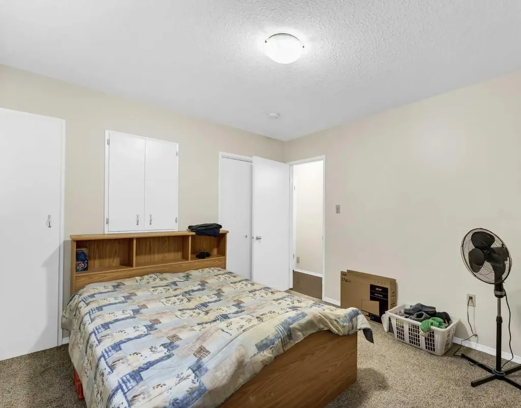409 4 Street NW Medicine Hat AB T1A 6M9