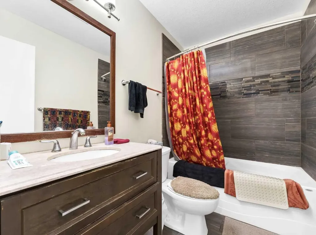 409 4 Street NW Medicine Hat AB T1A 6M9