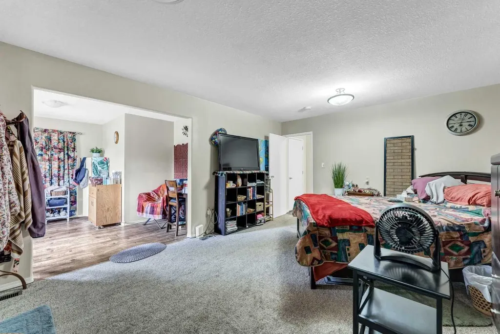 409 4 Street NW Medicine Hat AB T1A 6M9