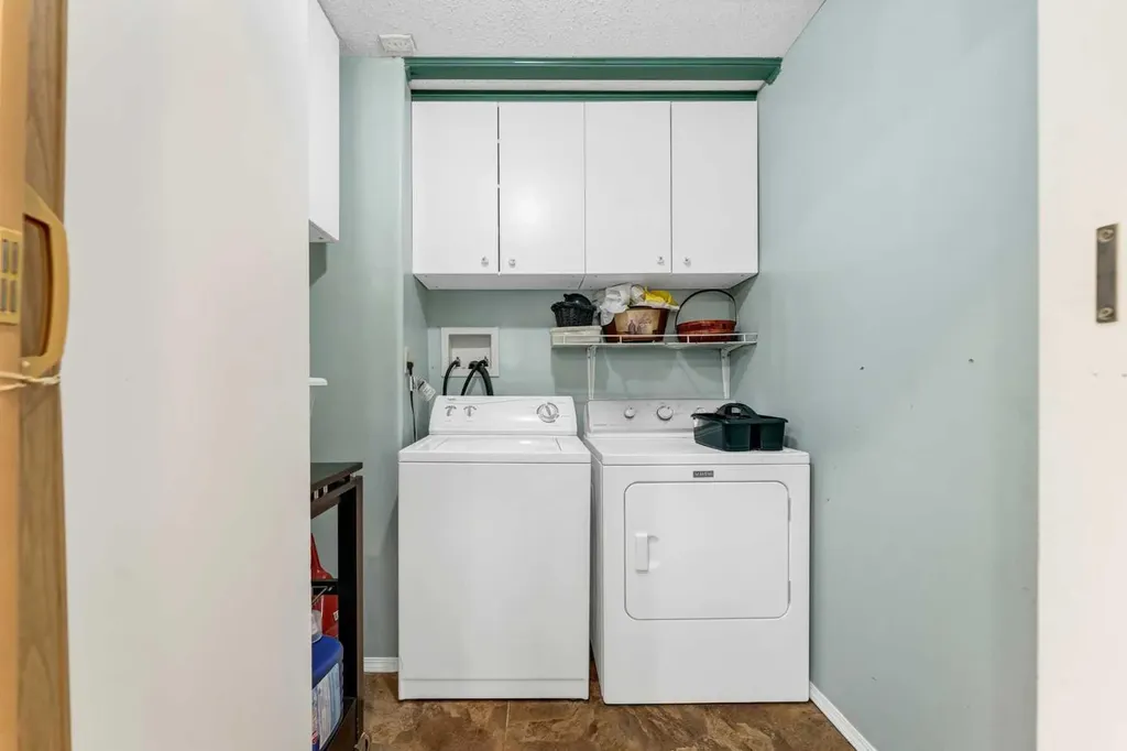 409 4 Street NW Medicine Hat AB T1A 6M9