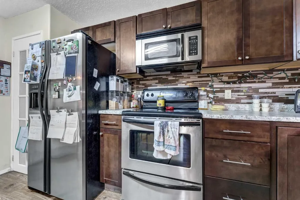 409 4 Street NW Medicine Hat AB T1A 6M9
