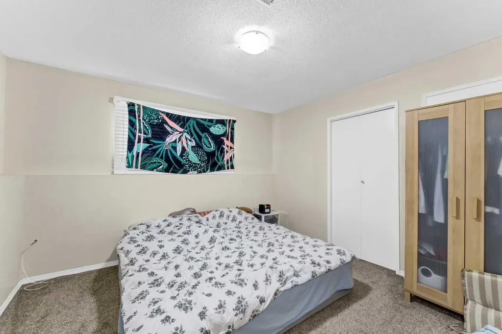 409 4 Street NW Medicine Hat AB T1A 6M9