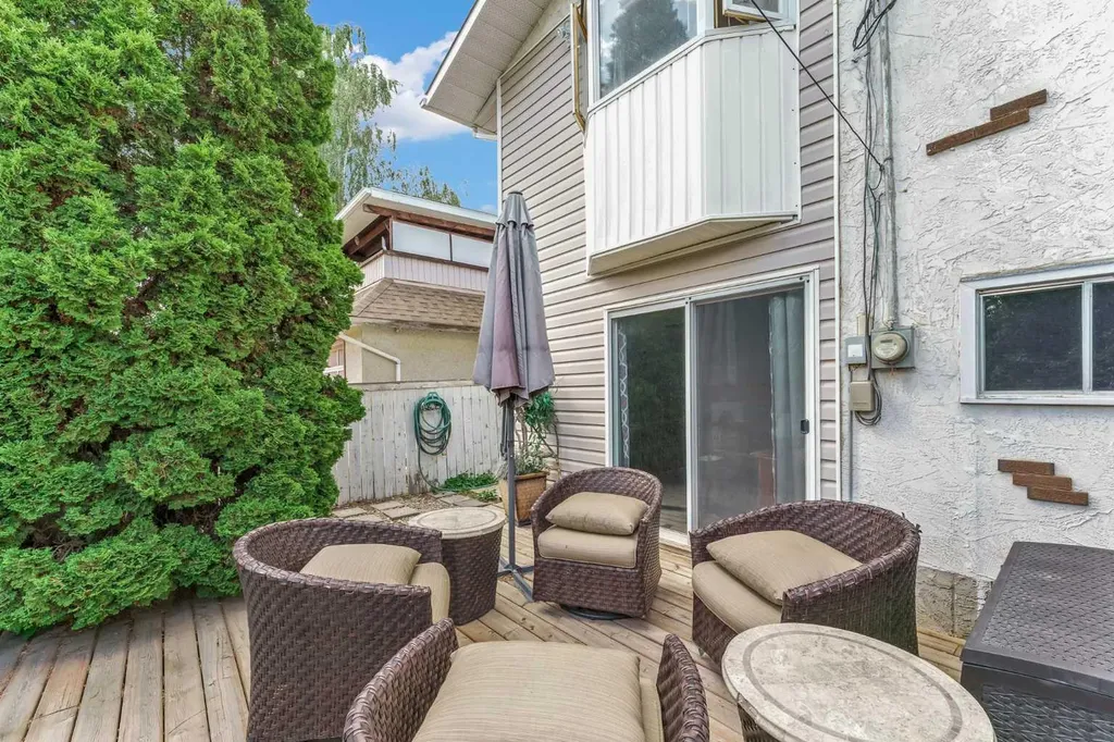 409 4 Street NW Medicine Hat AB T1A 6M9