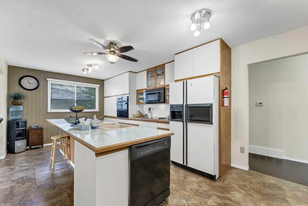 409 4 Street NW Medicine Hat AB T1A 6M9