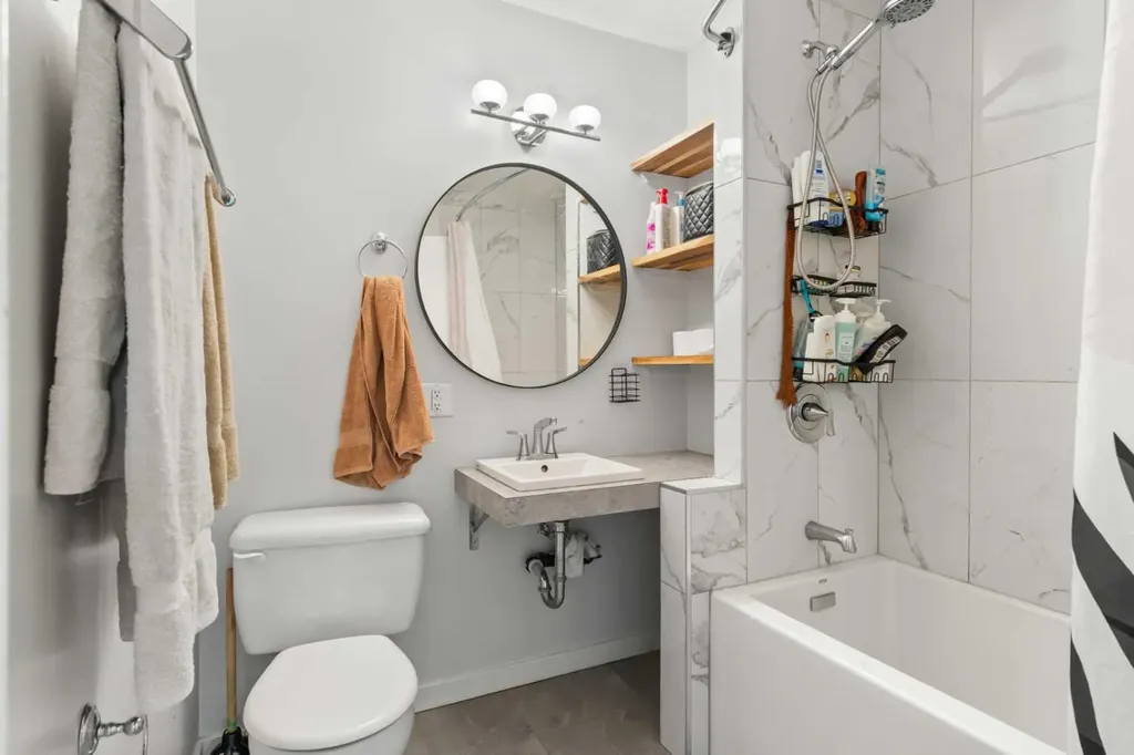 2530 16a Street NW Calgary AB T2M 3R4