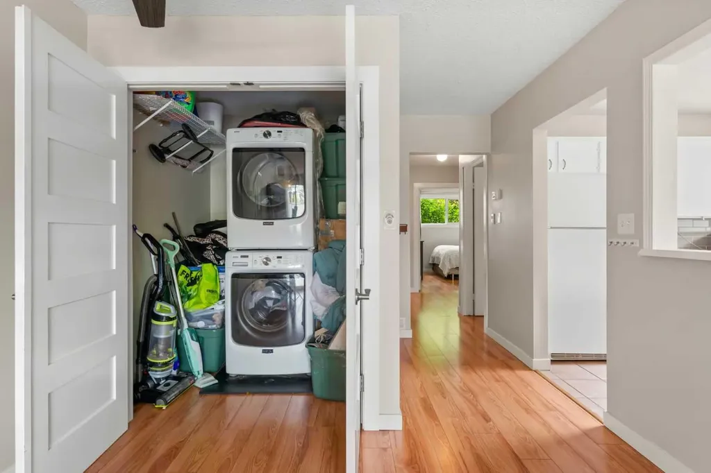 2530 16a Street NW Calgary AB T2M 3R4