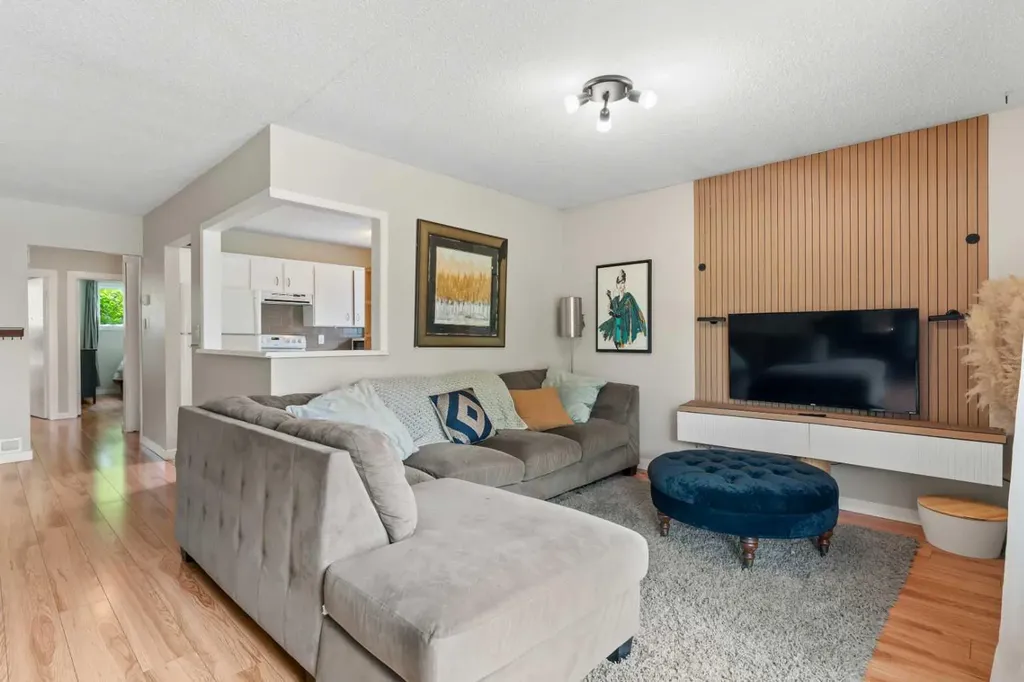 2530 16a Street NW Calgary AB T2M 3R4