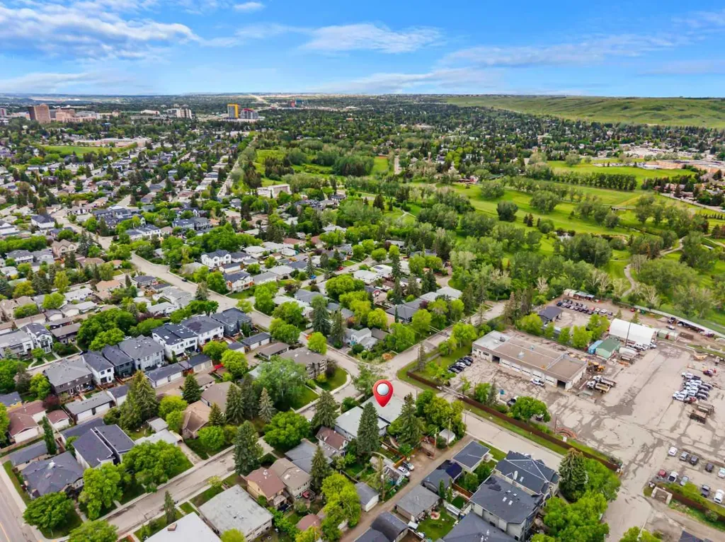 2530 16a Street NW Calgary AB T2M 3R4