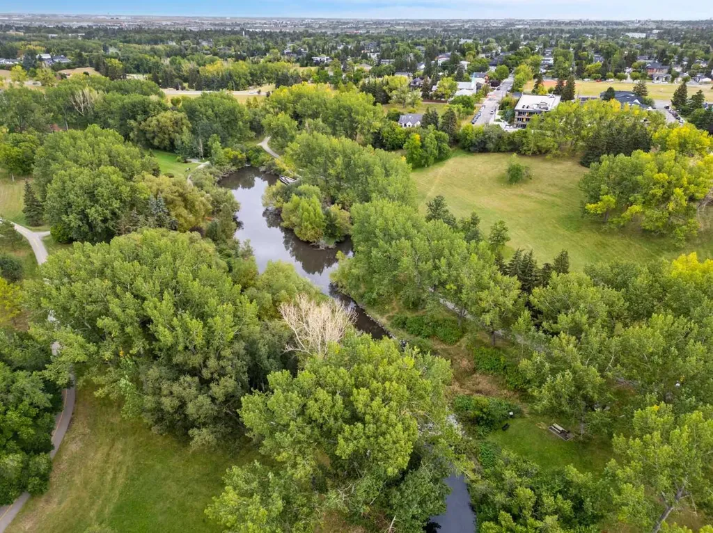 2530 16a Street NW Calgary AB T2M 3R4