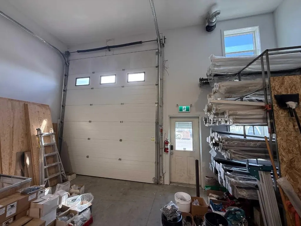 3740 30 Street N Lethbridge AB T1H 6Z4