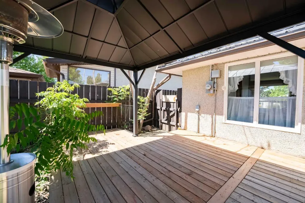 2206 5a Avenue N Lethbridge AB T1H 0R5