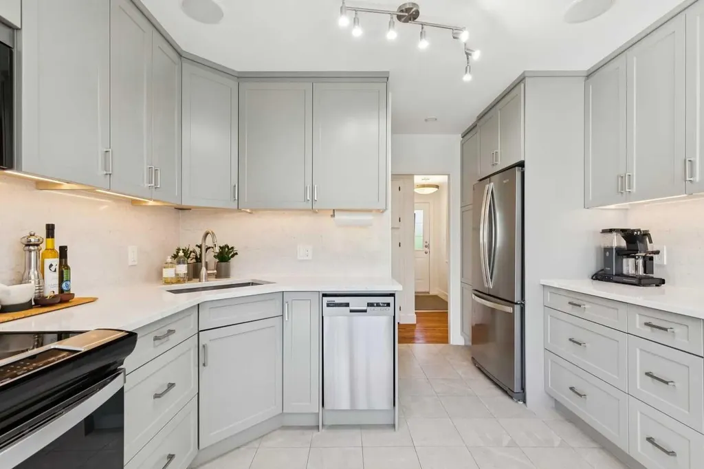 3607 Kilkenny Road SW Calgary AB T3E 4R7