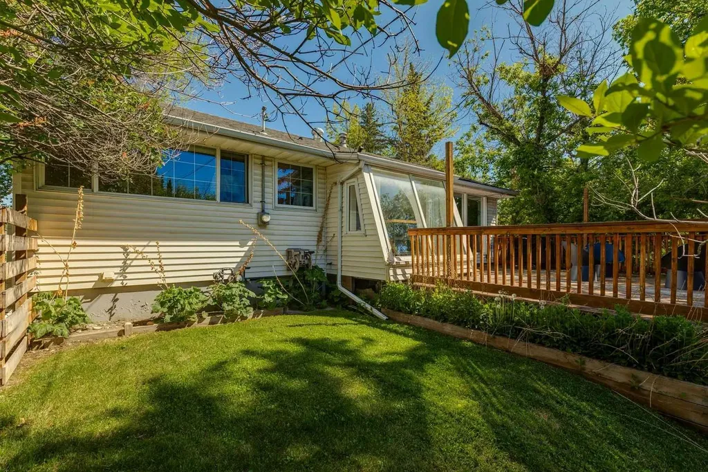 3607 Kilkenny Road SW Calgary AB T3E 4R7