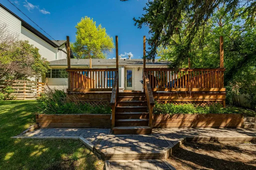 3607 Kilkenny Road SW Calgary AB T3E 4R7