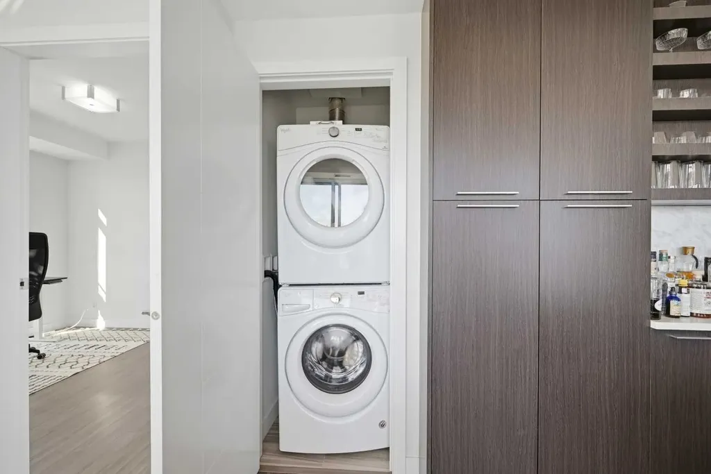 930 16 Avenue SW Calgary AB T2R 1C2