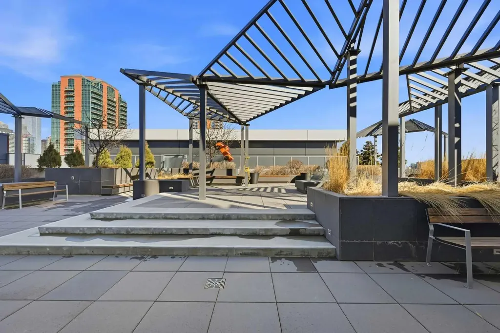 930 16 Avenue SW Calgary AB T2R 1C2