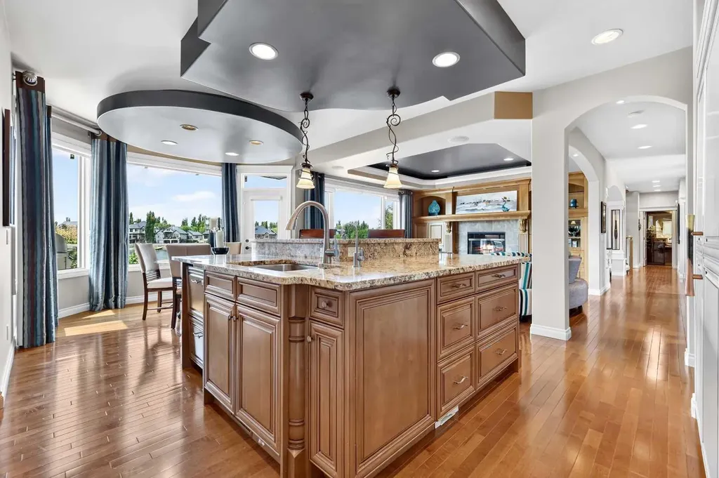 128 Heritage Lake Drive Heritage Pointe AB T1S 4H7