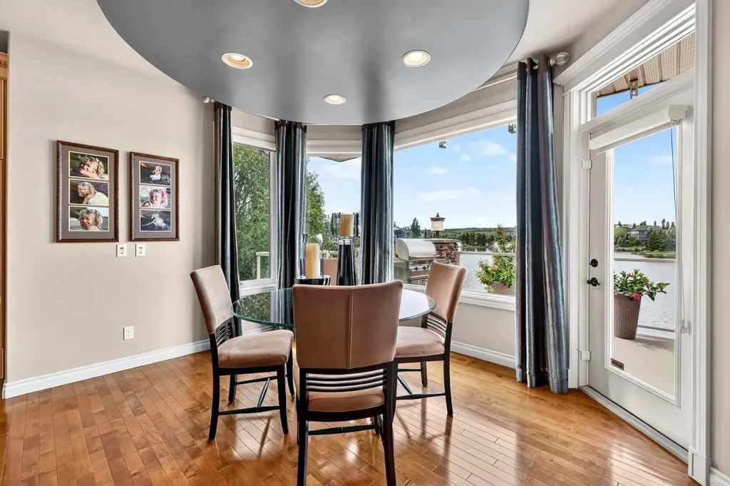 128 Heritage Lake Drive Heritage Pointe AB T1S 4H7