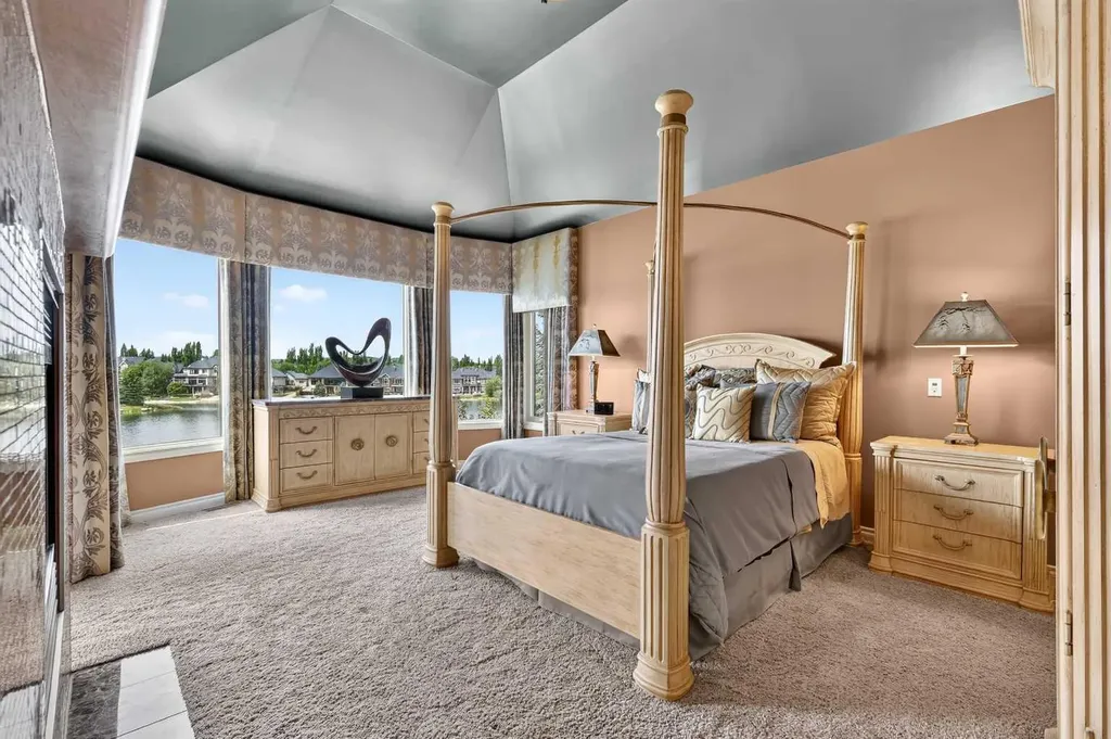 128 Heritage Lake Drive Heritage Pointe AB T1S 4H7