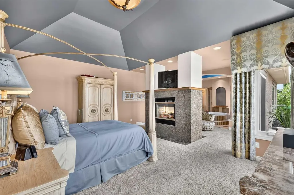 128 Heritage Lake Drive Heritage Pointe AB T1S 4H7