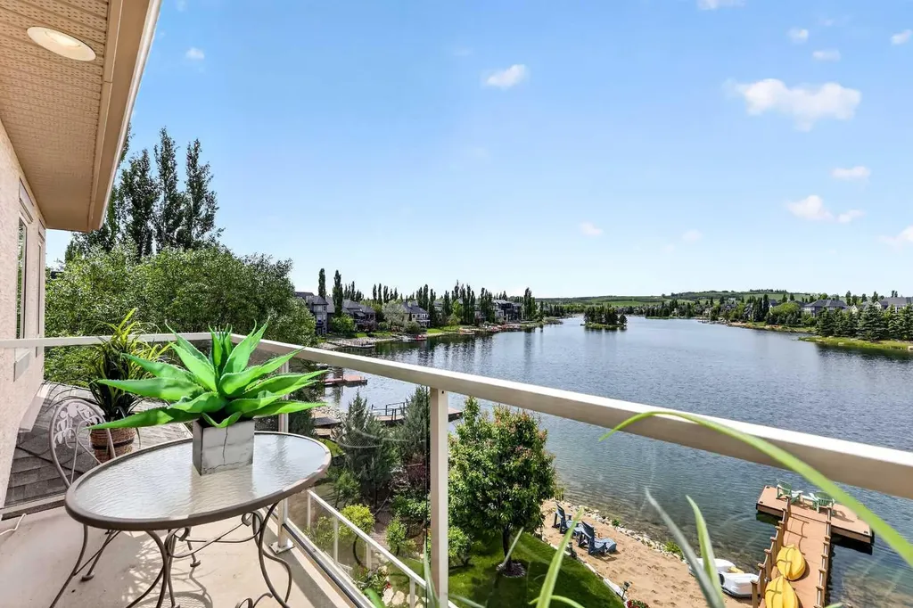 128 Heritage Lake Drive Heritage Pointe AB T1S 4H7