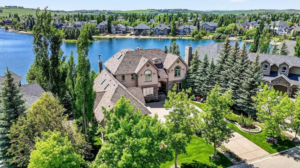 128 Heritage Lake Drive Heritage Pointe AB T1S 4H7
