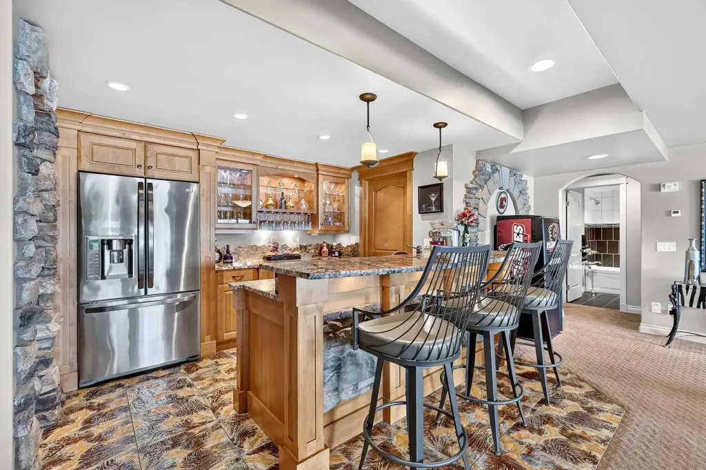 128 Heritage Lake Drive Heritage Pointe AB T1S 4H7