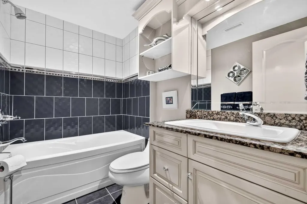 128 Heritage Lake Drive Heritage Pointe AB T1S 4H7