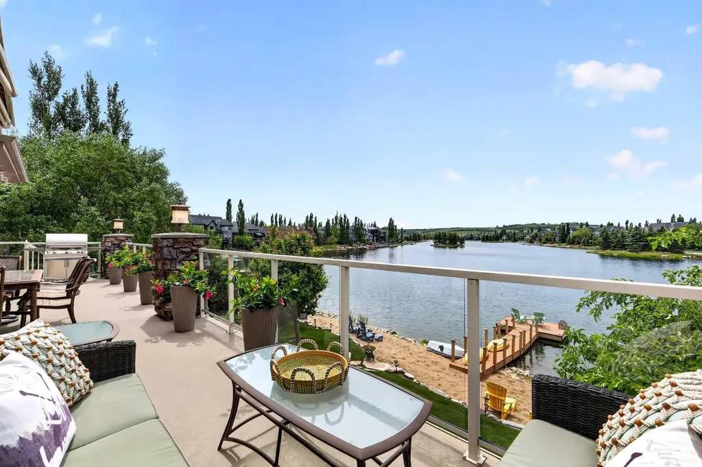 128 Heritage Lake Drive Heritage Pointe AB T1S 4H7