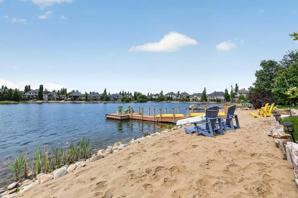 128 Heritage Lake Drive Heritage Pointe AB T1S 4H7