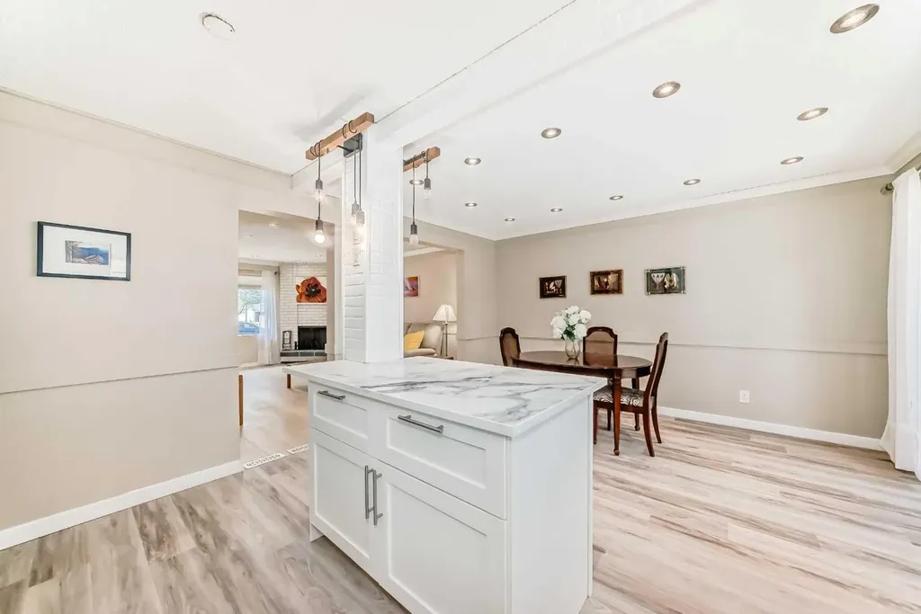 714 Willow Park Drive SE Calgary AB T2J 0L8