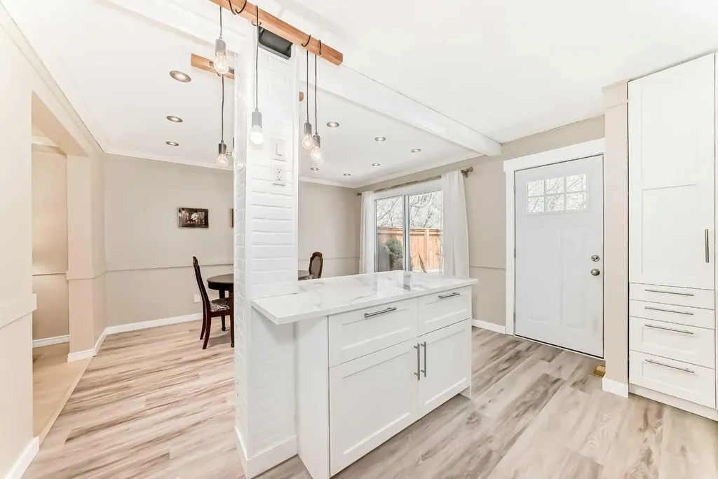 714 Willow Park Drive SE Calgary AB T2J 0L8