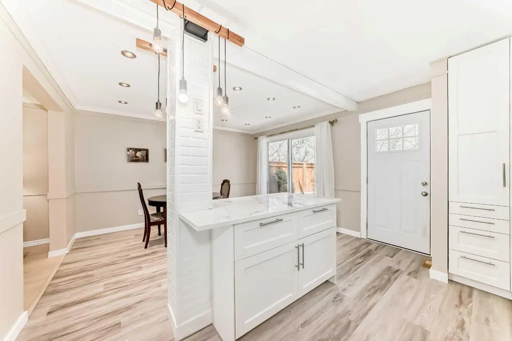 714 Willow Park Drive SE Calgary AB T2J 0L8