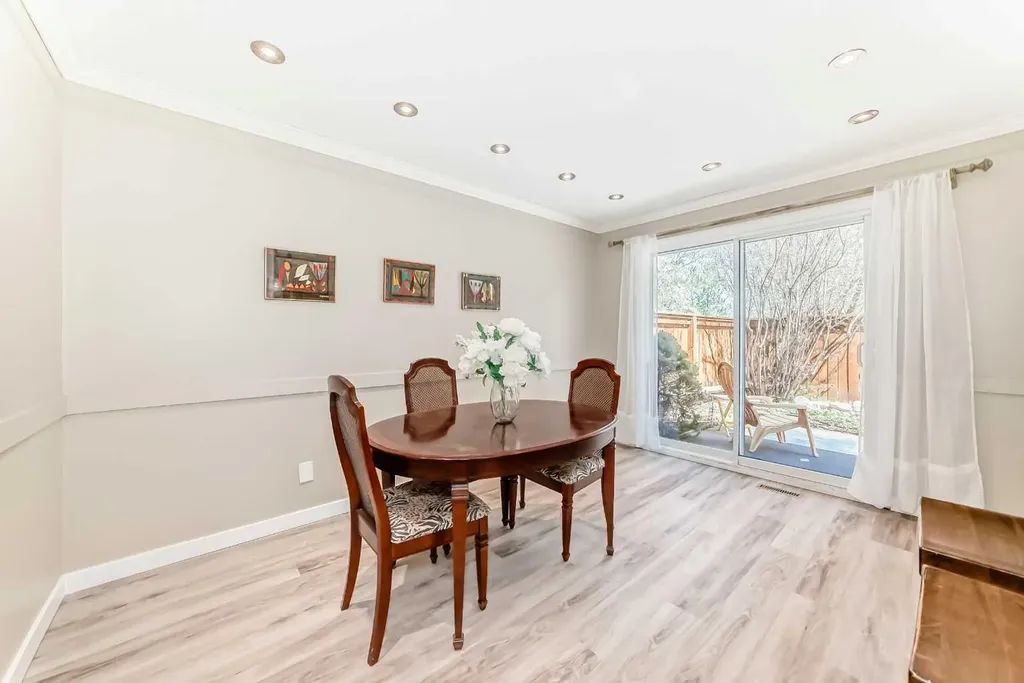 714 Willow Park Drive SE Calgary AB T2J 0L8