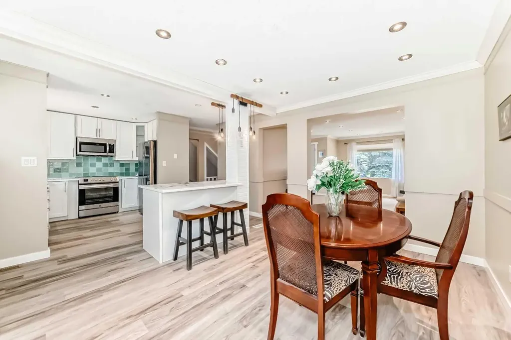 714 Willow Park Drive SE Calgary AB T2J 0L8