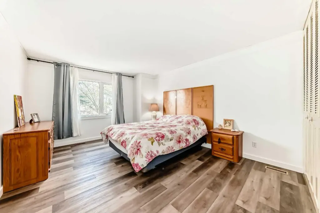 714 Willow Park Drive SE Calgary AB T2J 0L8