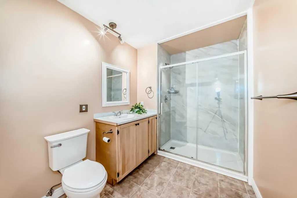 714 Willow Park Drive SE Calgary AB T2J 0L8