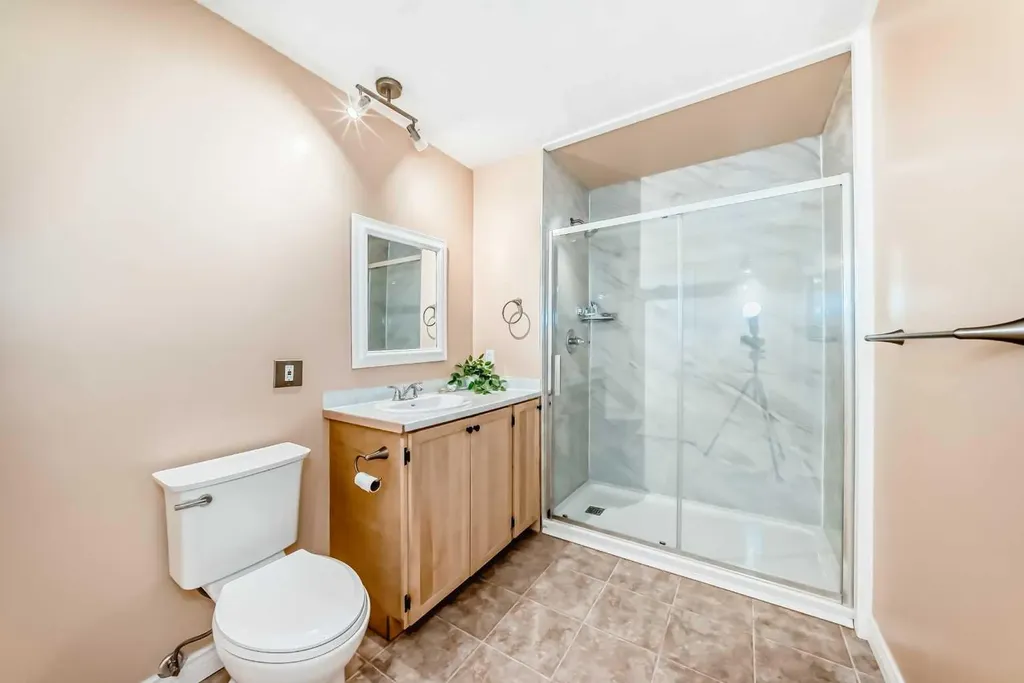 714 Willow Park Drive SE Calgary AB T2J 0L8