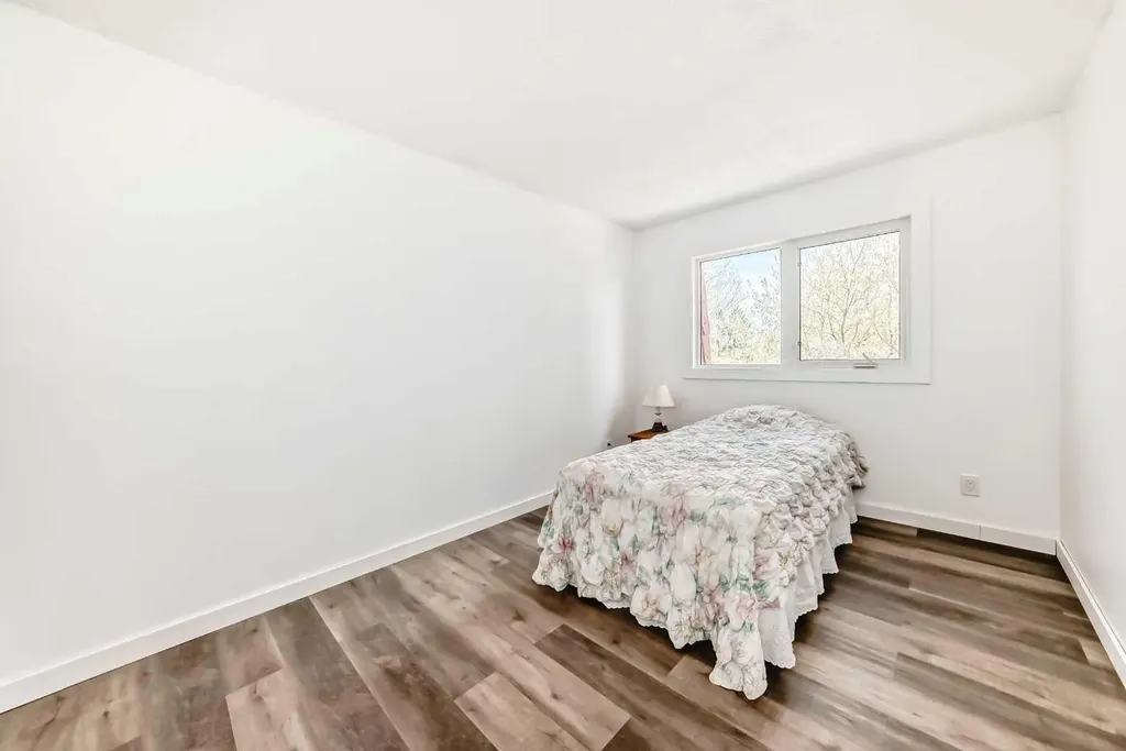 714 Willow Park Drive SE Calgary AB T2J 0L8
