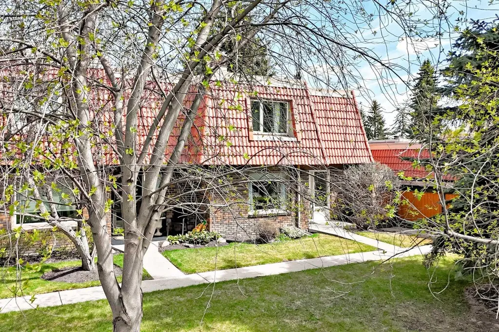 714 Willow Park Drive SE Calgary AB T2J 0L8