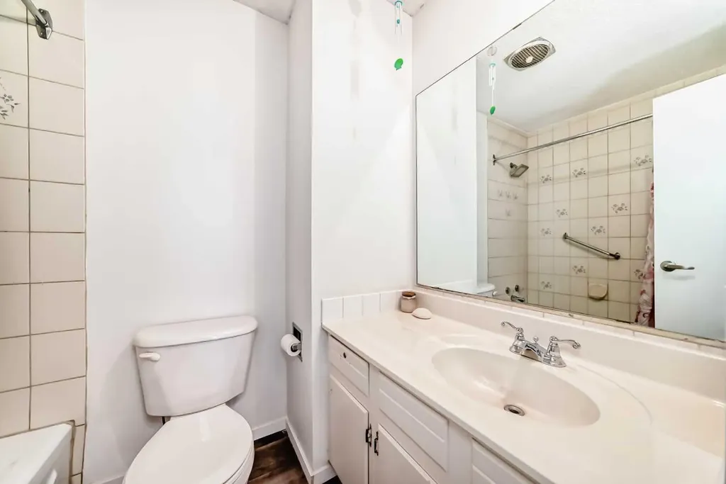 714 Willow Park Drive SE Calgary AB T2J 0L8