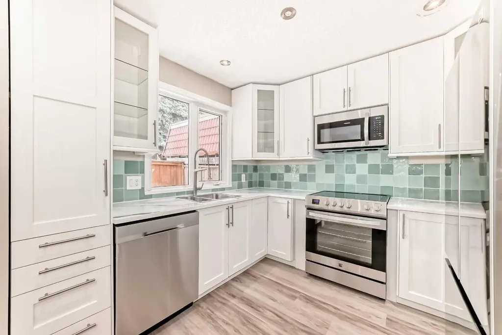 714 Willow Park Drive SE Calgary AB T2J 0L8