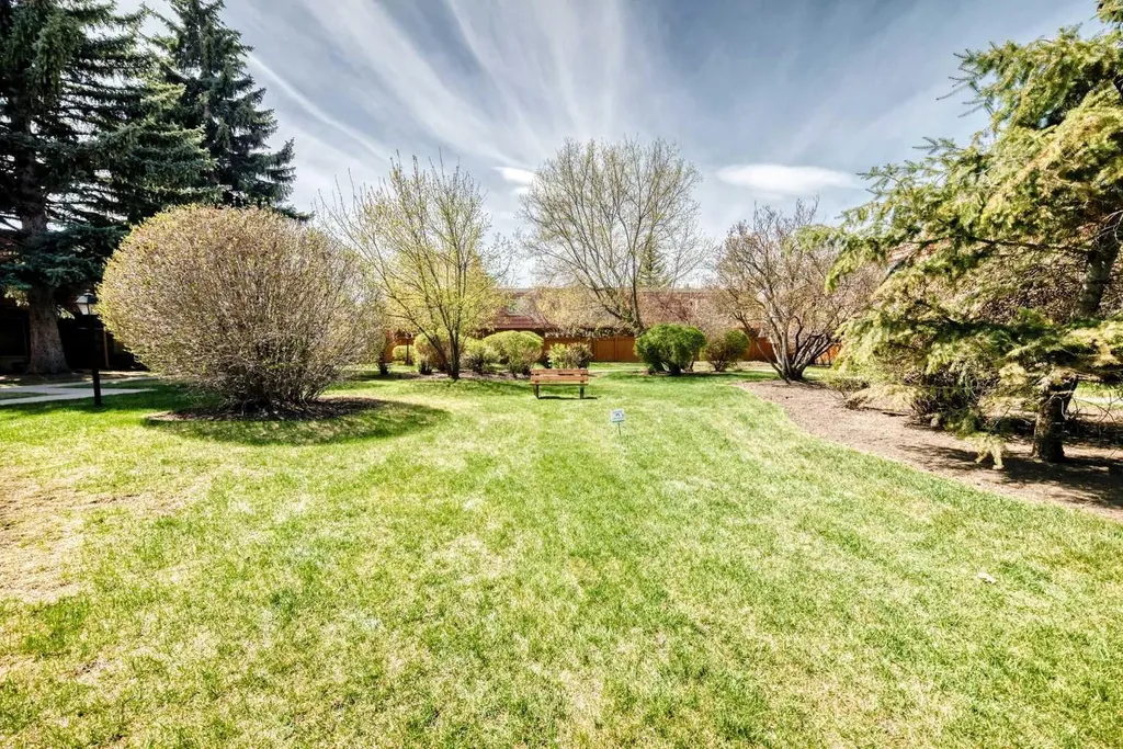 714 Willow Park Drive SE Calgary AB T2J 0L8