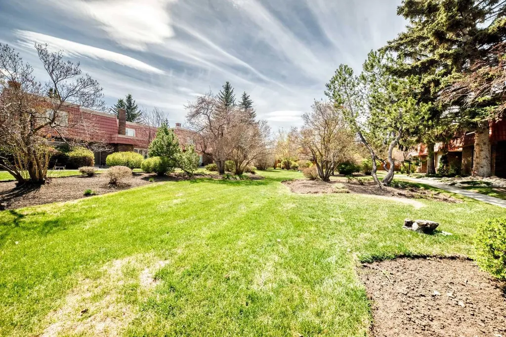 714 Willow Park Drive SE Calgary AB T2J 0L8